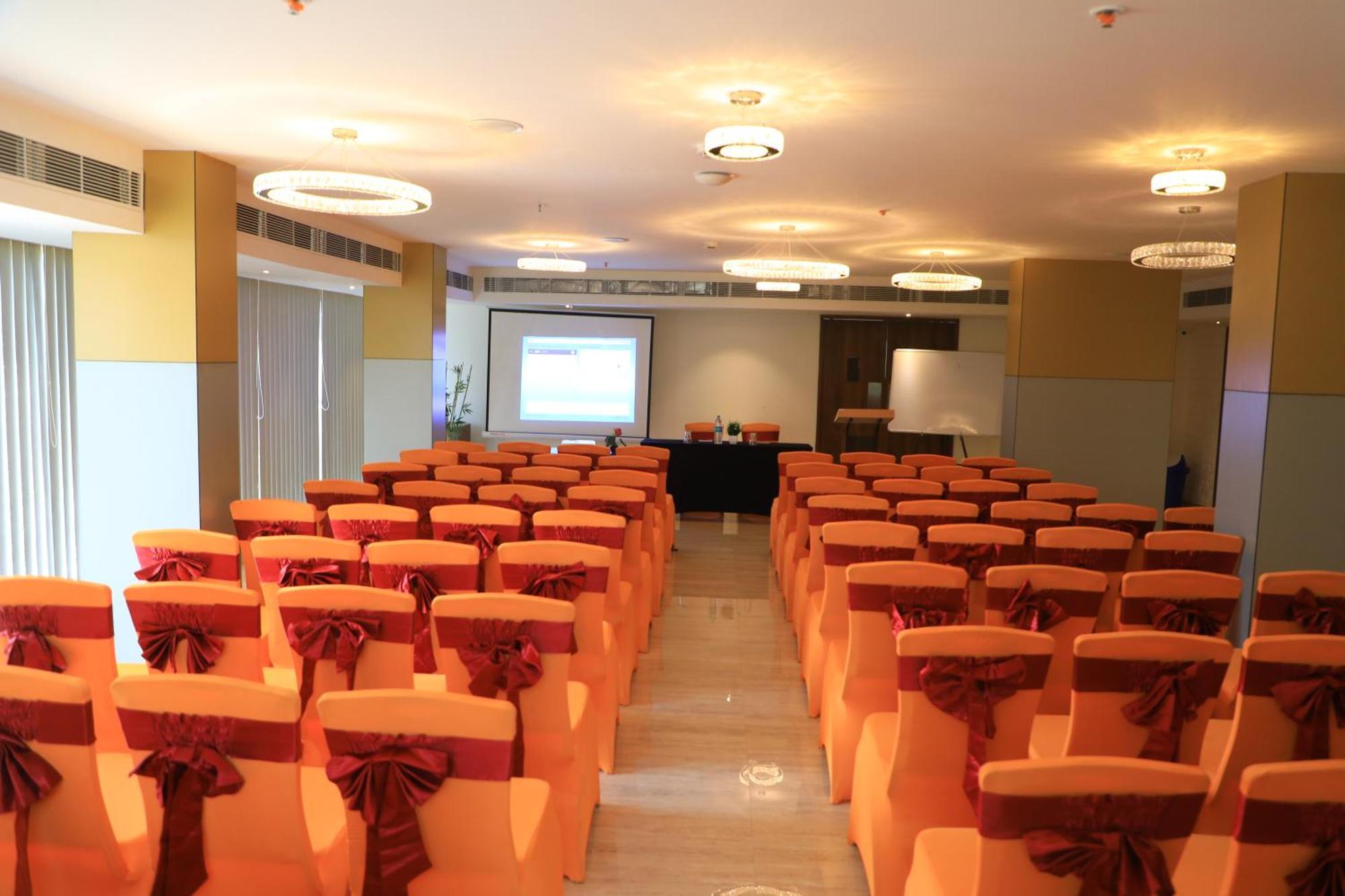 Vivid A Boutique Hotel Tiruchirappalli Exterior foto