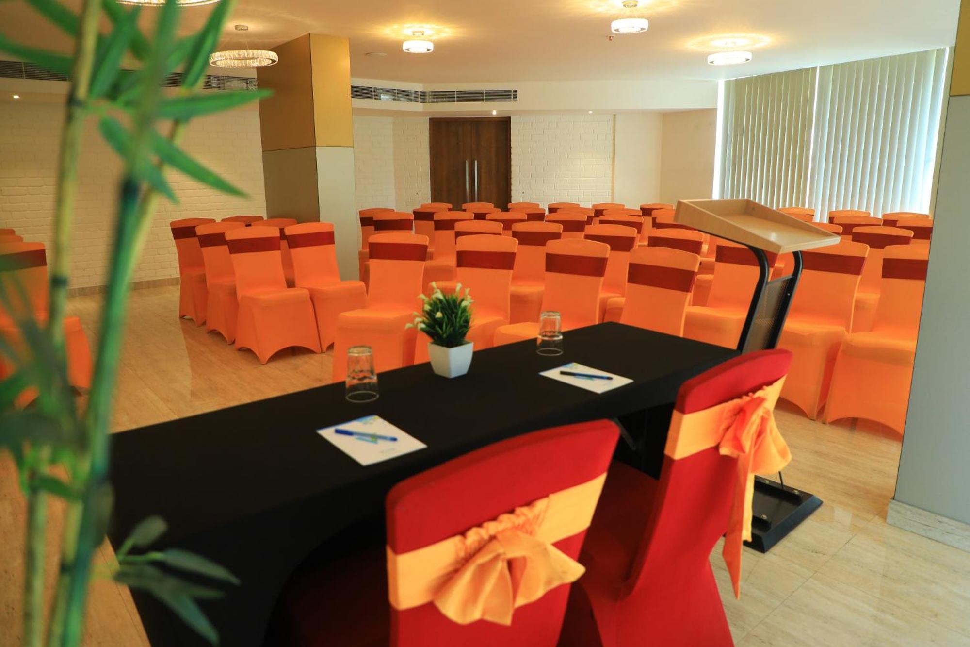 Vivid A Boutique Hotel Tiruchirappalli Exterior foto