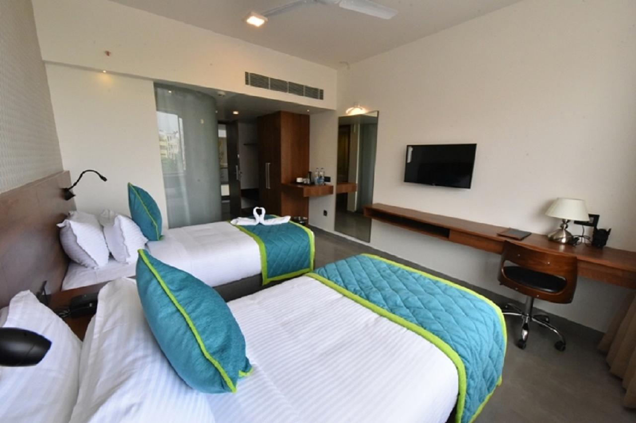 Vivid A Boutique Hotel Tiruchirappalli Exterior foto